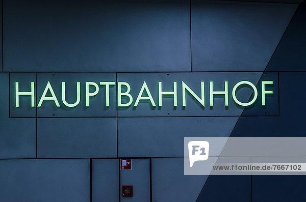 Schriftzug Hauptbahnhof  Hauptbahnhof Graz