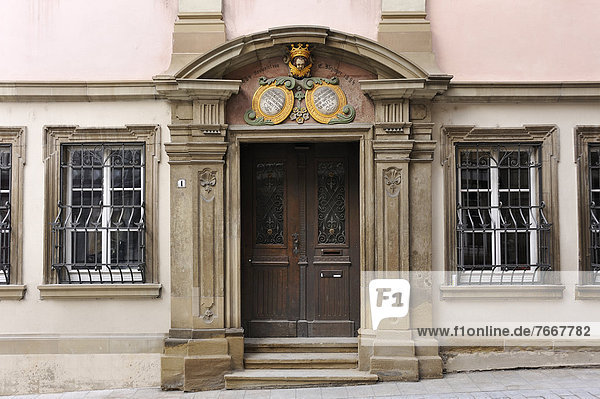 Dekorativer Eingang eines Hauses von 1728  Am Schuppach 1  Schwäbisch Hall  Baden-Württemberg  Deutschland  Europa  ÖffentlicherGrund