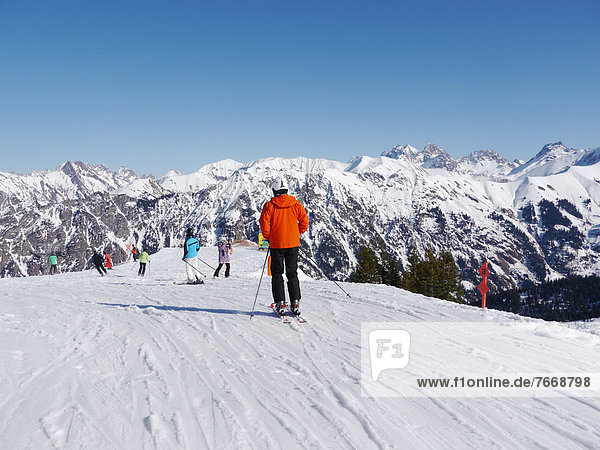 Skiers Fellhorn  Oberstdorf  Allgaeu  Bavaria  Germany  Europe