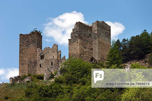 Burg Tschanüff bei Ramosch  Ruine  Val Sinestra