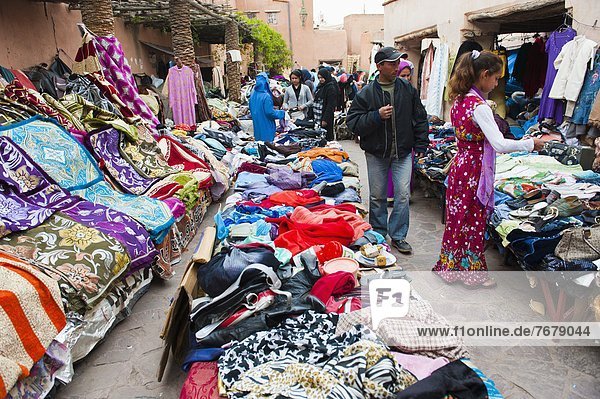 Messestand  Nordafrika  Kleidung  Marrakesch  Afrika  Marokko  alt