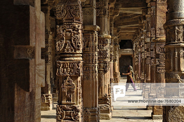 India  New Delhi  Qutub Minar UNESCO world Heritage  temple columns                                                                                                                                   