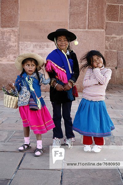 Portrait of young Quechua girls  Humahuaca  Quebrada de Humahuaca  Jujuy Province  Argentina  South America