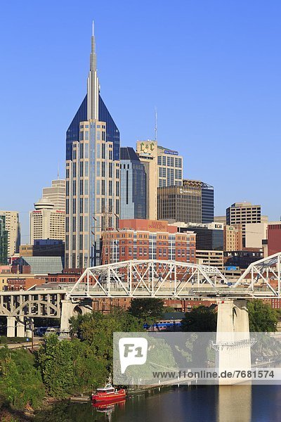 Vereinigte Staaten von Amerika  USA  Skyline  Skylines  Brücke  Nordamerika  Fußgänger  Nashville  Tennessee