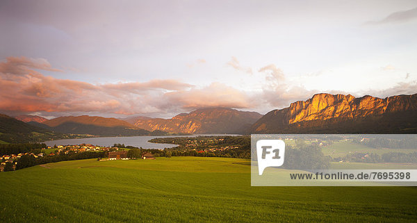 Österreich Blick auf Mondsee und See