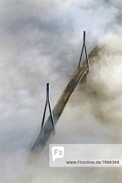 Koehlbrand Bridge in the fog