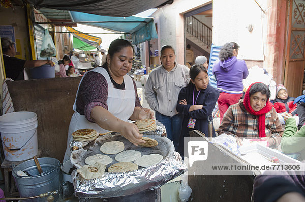 Frau Lebensmittel Produktion Mexiko Guanajuato