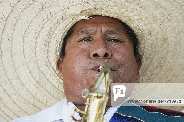 Mann  Urlaub  zeigen  Mexiko  Maya  Sombrero  Halbinsel Yucatan