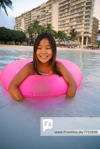 lächeln  klein  pink  Schlauch  Mädchen  Hawaii  Honolulu  Waikiki