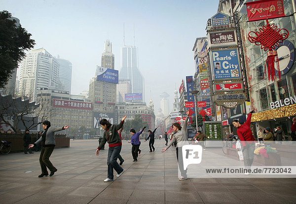 Frau  üben  tanzen  chinesisch  kaufen  China  Shanghai
