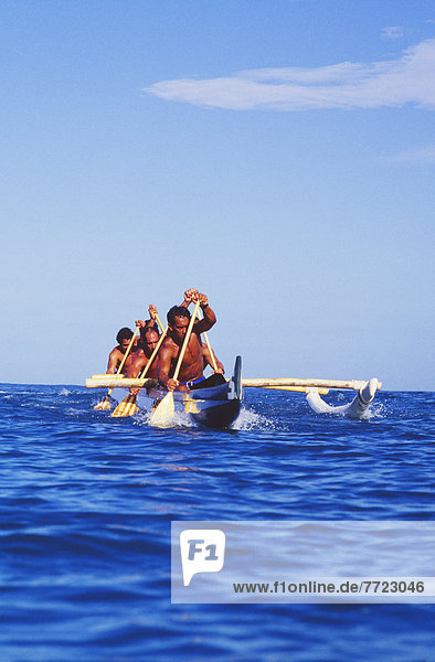 Mann  Kanu  paddeln  Hawaii