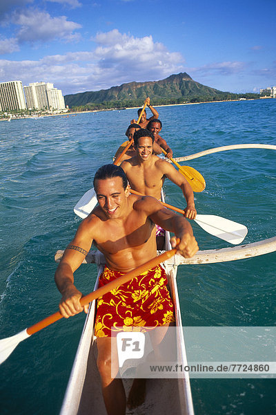 Mann  Kanu  Paddel  Hawaii  hawaiianisch  Oahu