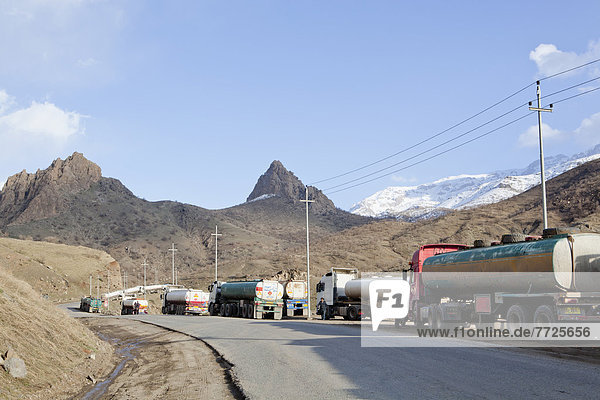 nahe  Fernverkehrsstraße  Lastkraftwagen  Grenze  Iran  Irak