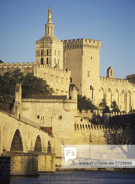 Frankreich  sehen  Abend  Palast  Schloß  Schlösser  früh  vorwärts  Avignon