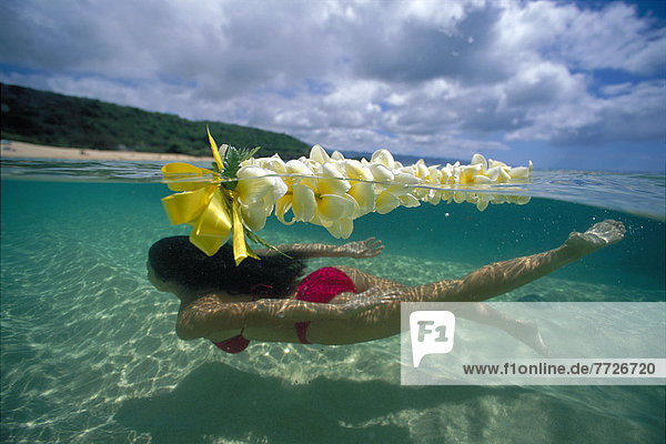 nahe  Frau  über  unterhalb  Sand  Ansicht  schwimmen  Boden  Fußboden  Fußböden  Hawaii