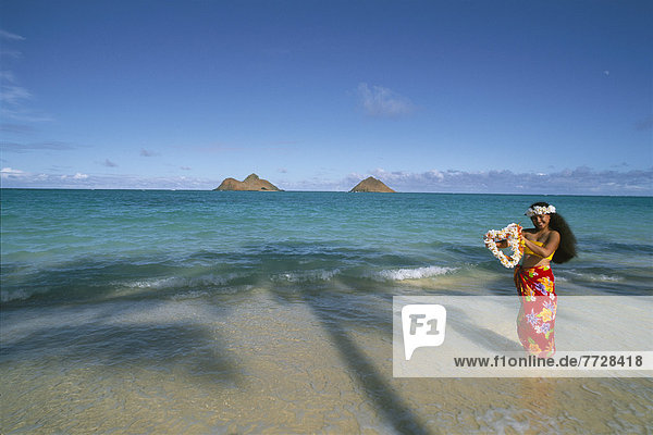 Frau  Angebot  Himmel  Küste  Schatten  Hintergrund  Insel  blau  Hawaii  Oahu  Polynesier