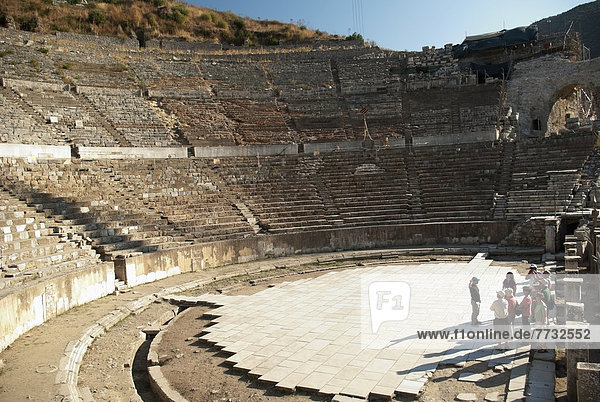 Bühne Theater  Bühnen  Truthuhn  Führung  Anleitung führen  führt  führend  Tourist  Ansicht  Ephesos  Türkei