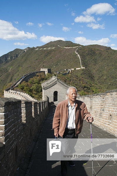 Anschnitt Mann Wand gehen Peking Hauptstadt groß großes großer große großen China