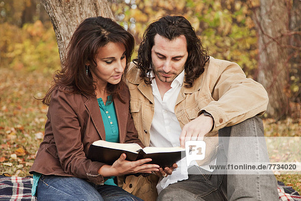 Zusammenhalt  Ehepaar  Herbst  Alberta  Bibel  Kanada  Edmonton  vorlesen