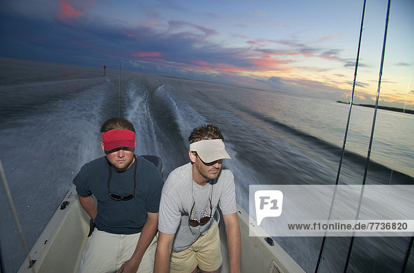 Mann  Amerika  Sonnenuntergang  fahren  Boot  Verbindung  North Carolina