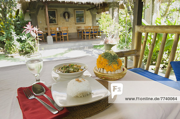Cap Cay  Gemüse mit Reis  in einem Cafe in Ubud