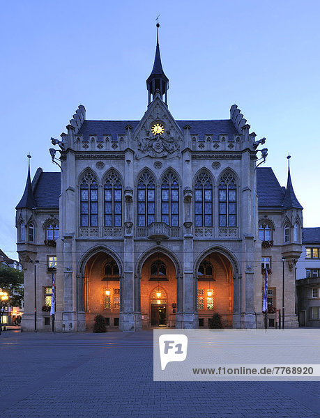Erfurter Rathaus  am frühen Morgen