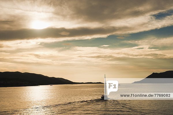 Segeln Europa Sonnenuntergang Küste Boot Dalmatiner Adriatisches Meer Adria Kroatien