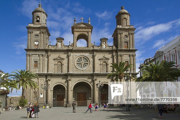 Cathedral and Plaza Santa Ana  Las Palmas  Canary Islands  Spain  Europe