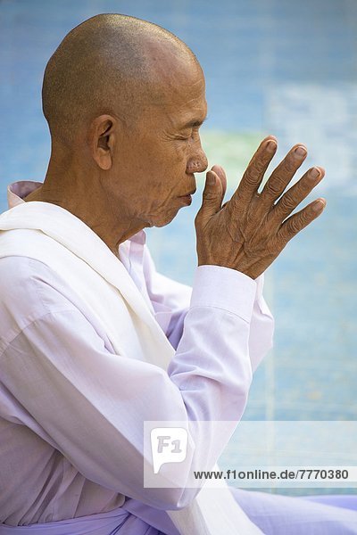 Gebet  fünfstöckig  Buddhismus  Myanmar  Asien  Mönch  Pagode