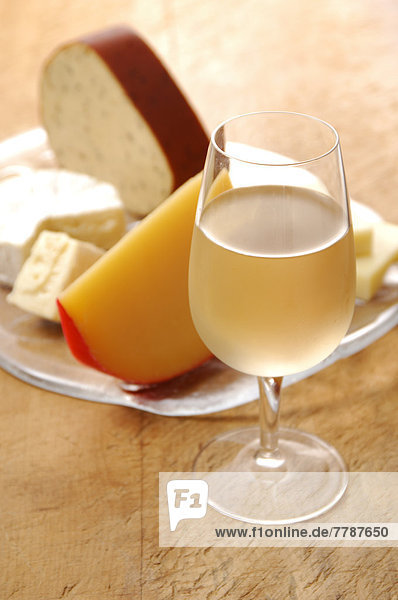 4  Wein  weiß  Käse  sortieren