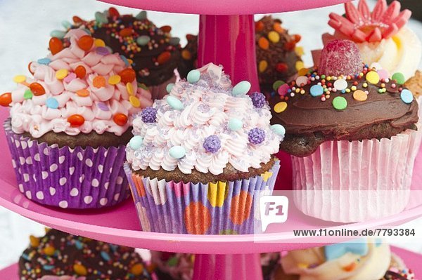 Farbaufnahme Farbe Party Kuchenplatte cupcake