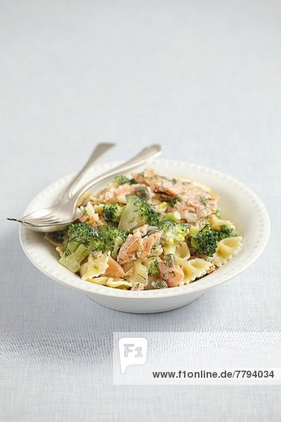 Farfalle with smoked salmon  broccoli and cream sauce