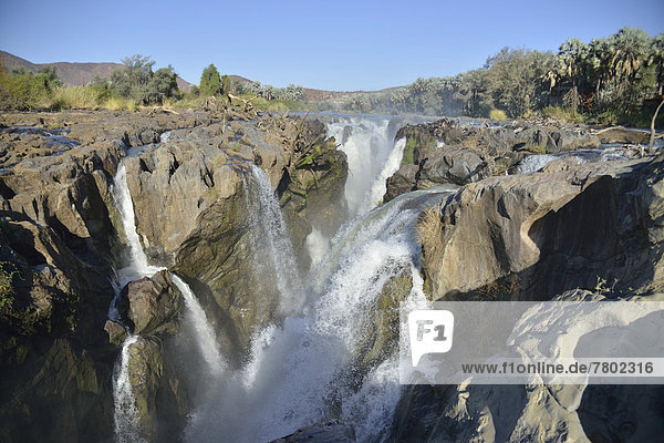 Epupa-Fälle  Wasserfälle des Kunene-Flusses an der namibisch-angolanischen Grenze