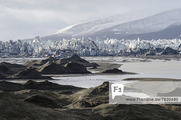 Gletscher Nathorstbreen und Moräne  ein Surge-Gletscher oder galoppierender Gletscher  drei Jahre nach der Surge