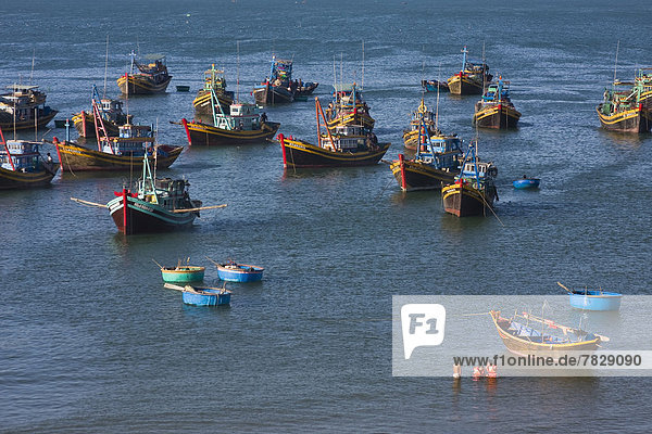 Fischereihafen  Fischerhafen  Fischerei  Hafen  niemand  Boot  angeln  Asien  Mui Ne  Vietnam  vietnamesisch