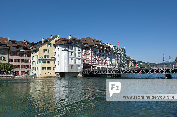 Europa  Stadt  Großstadt  Brücke  Fluss  Altstadt  Luzern  Schweiz  Tourismus