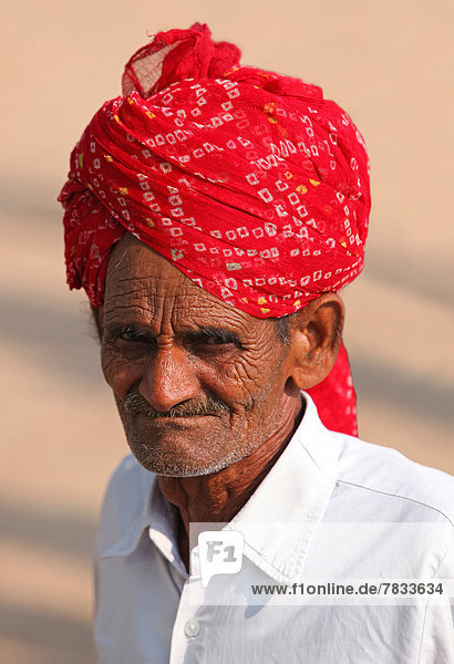 Portrait  Mann  sehen  gefaltet  blicken  Asien  Indien  alt  Rajasthan  Turban  Falten - Haut