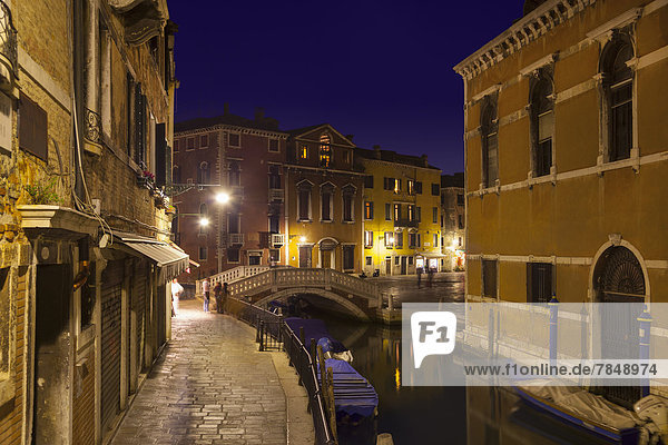 Italy  Venice  Sleepy canal in Dorsoduro at night
