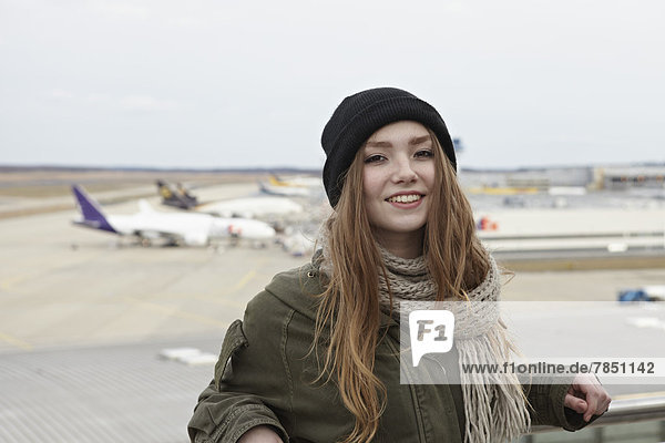 Portrait of teenage girl  smiling