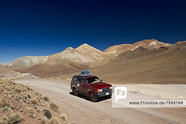 Geländewagen im Reserva Nacional de Fauna Andina Eduardo Abaroa  Anden  Bolivien