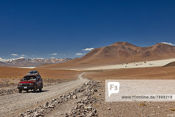 Geländewagen im Reserva Nacional de Fauna Andina Eduardo Abaroa  Anden  Bolivien