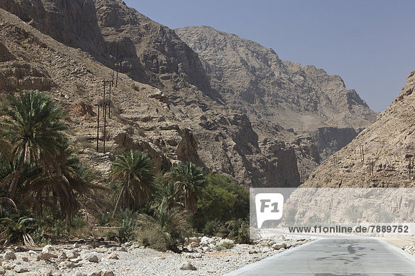 Straße in das Wadi Shab