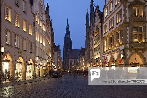 Prinzipalmarkt street with St. Lamberti Church  at Christmas