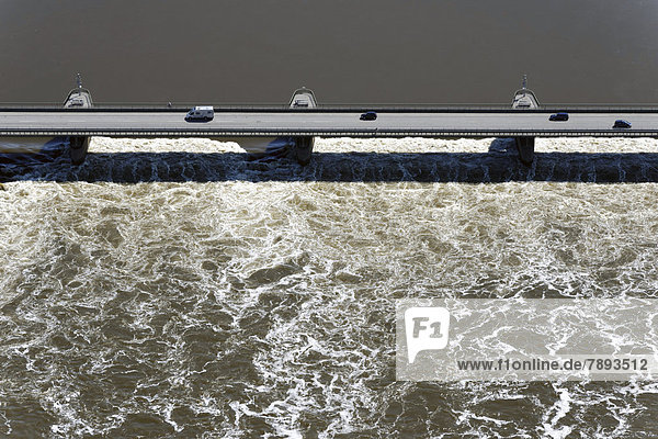 Aerial view  weir at Geesthacht  Elbe River