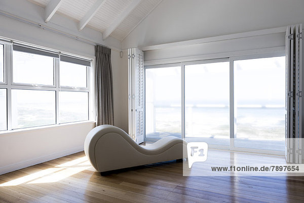Chaise longue in a room