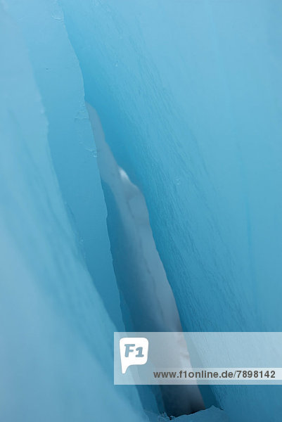 Spalt in einem Eisberg