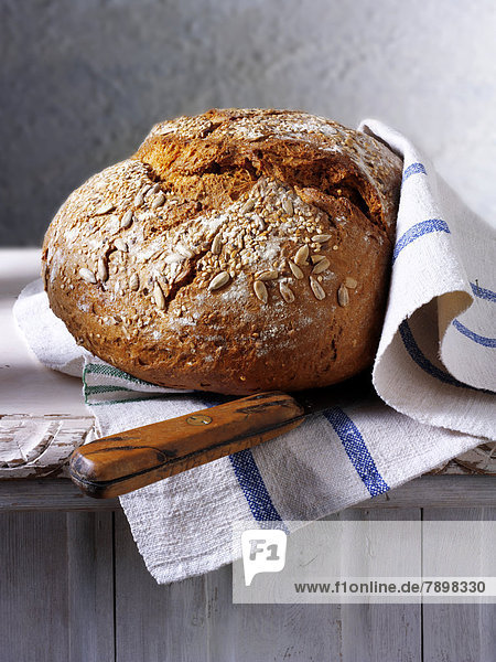 Handwerklich gefertigtes Bio-Vollkornbrot