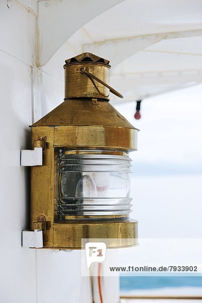 Lampe auf einem Dampfschiff