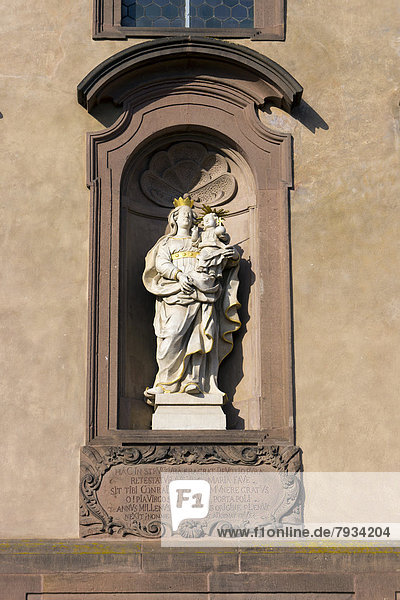 Statue  römisch-katholische Pfarrkirche der Propstei Johannesberg  ehemalige Benediktinerpropstei