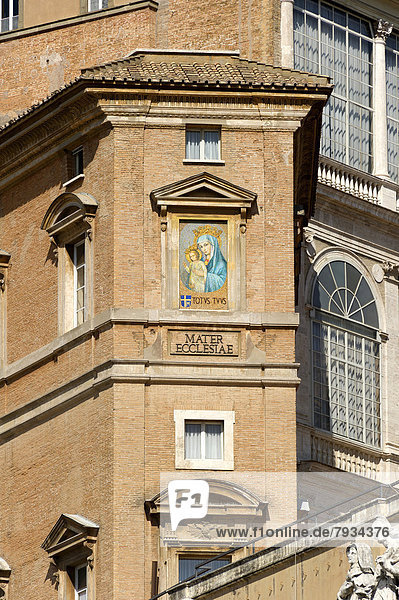 Mosaik des Klosters Mater Ecclesiae am vatikanischen Palast  Piazza San Pietro  Petersplatz